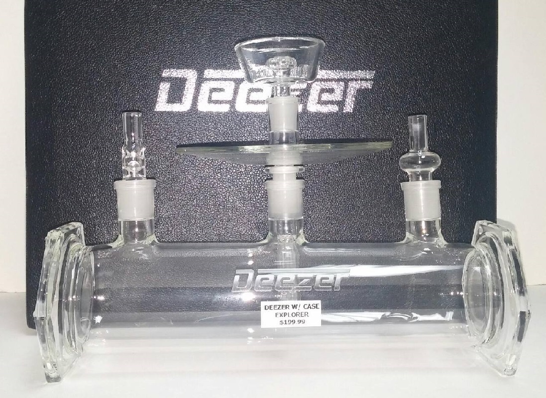 Deezer Explorer Glass Hookah with Case
